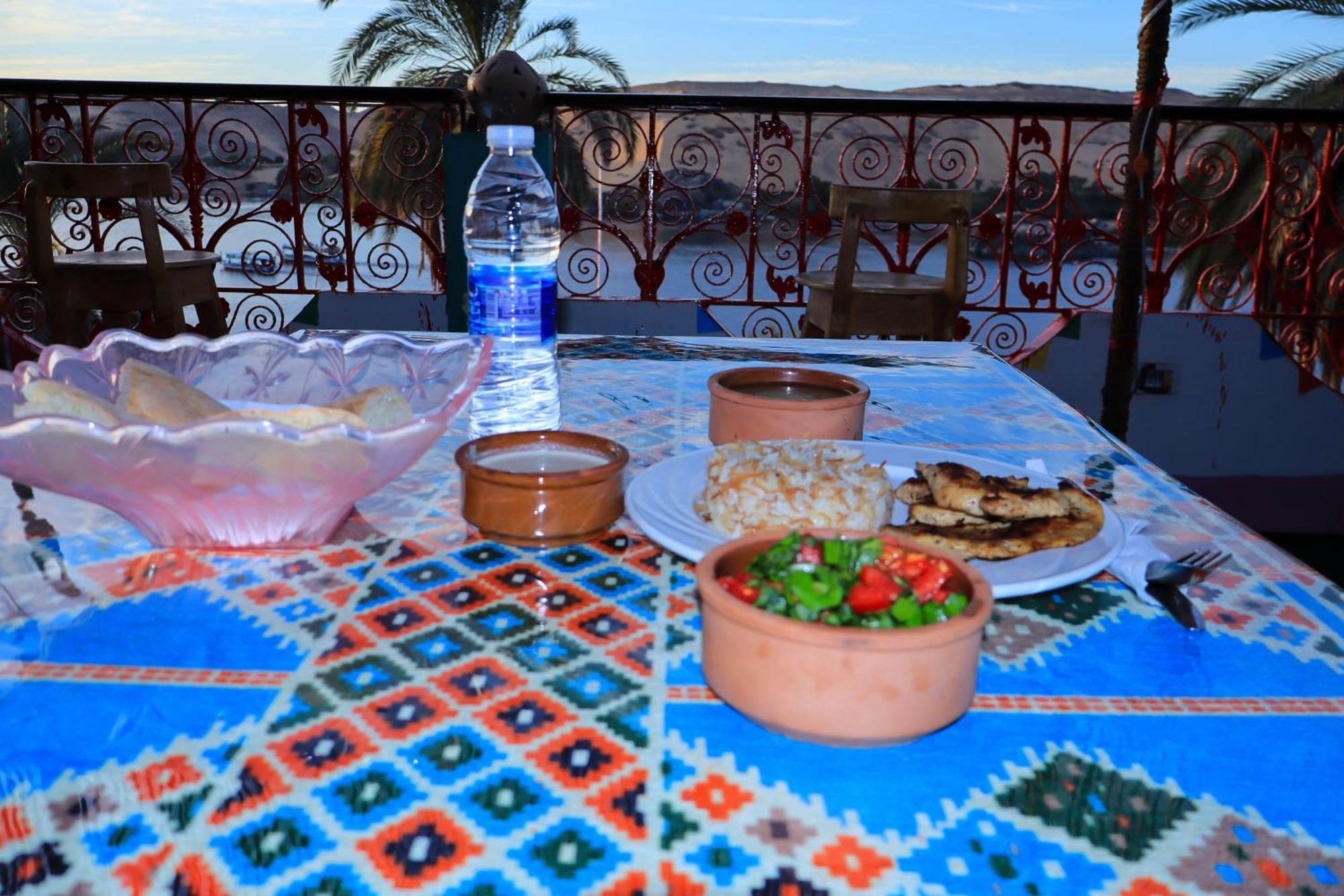 Отель Bayt Zaina - Nubian Hospitality House Асуан Экстерьер фото